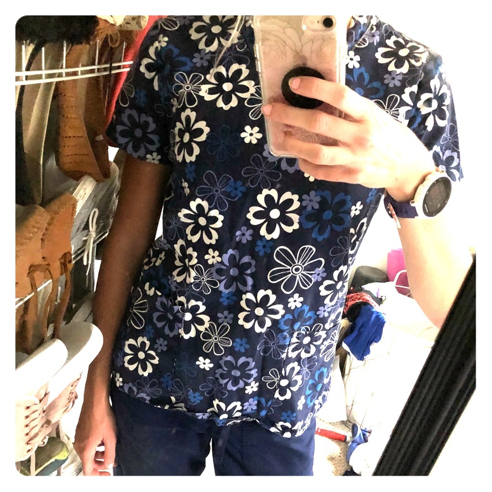 Hawaiian flower blue scrub top